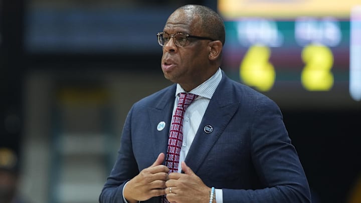 North Carolina Tar Heels head coach Hubert Davis