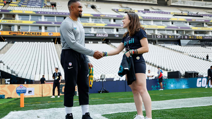 Jalen Hurts (L), Philadelphia Eagles, Gabriela Bankhardt (R)