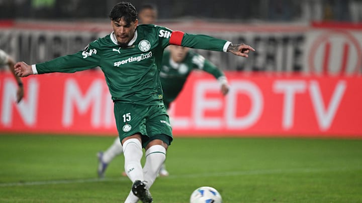 Gustavo Gómez abriu o placar para o Palmeiras em Lima