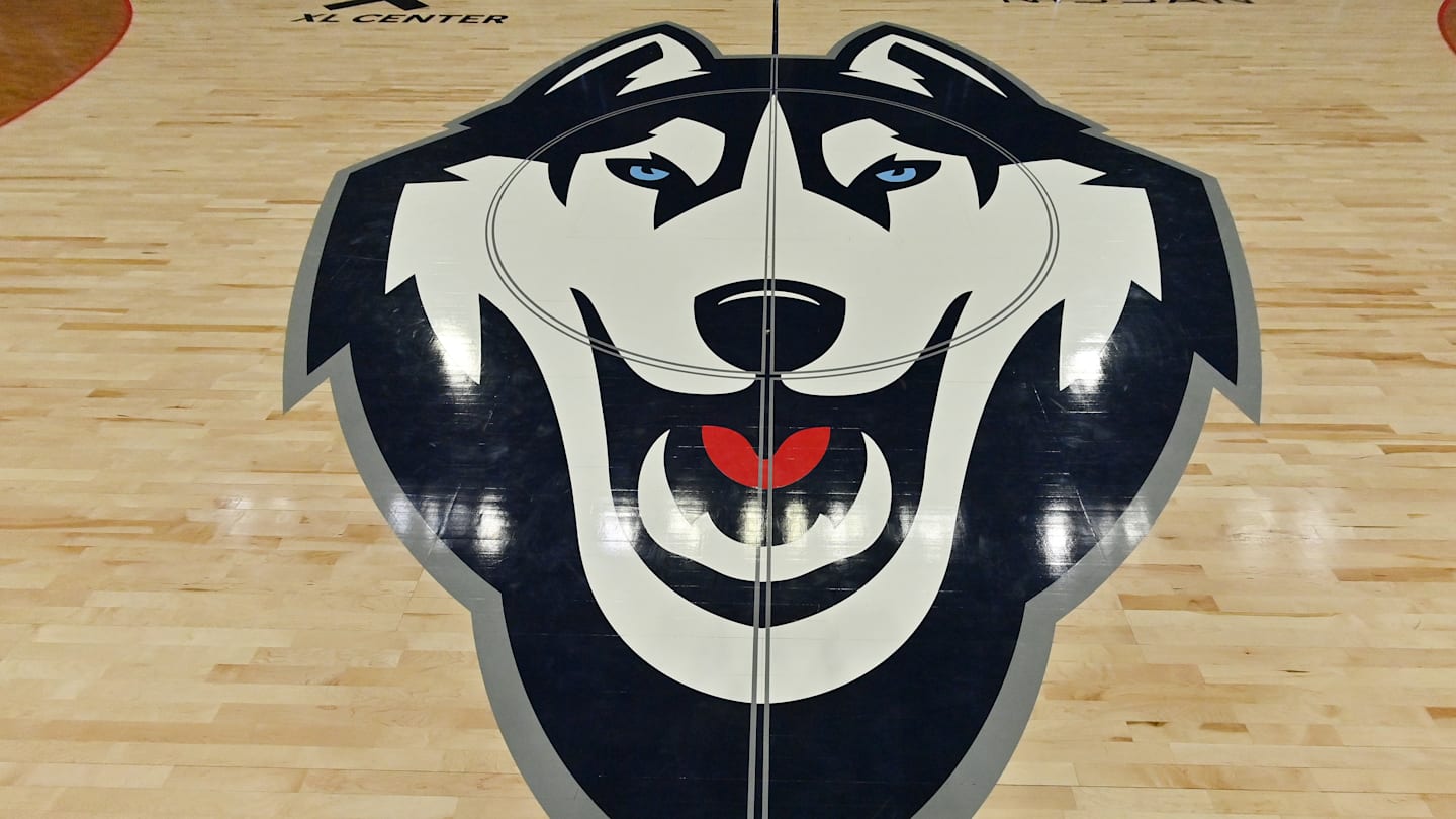 UConn's Highly Touted Freshman To Miss Multiple Weeks With Calf Injury
