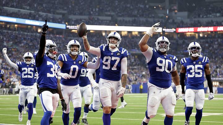 Indianapolis Colts - Defensive end Laiatu Latu