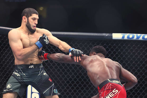 UFC Saudi Arabia loses main card matchup to passport issues just before Fight Week