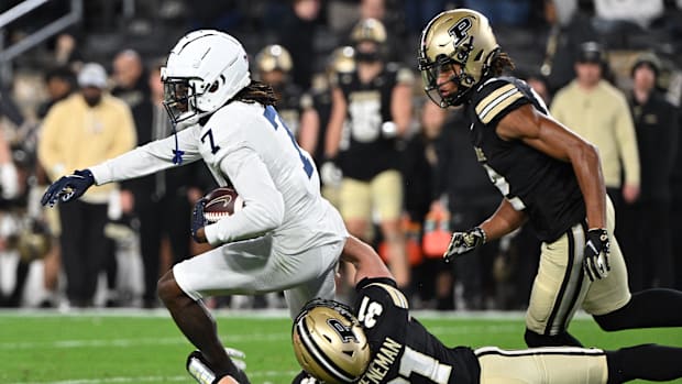 Penn State Nittany Lions wide receiver Kaden Saunders runs with the football vs. the Purdue Boilermakers.