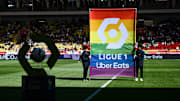 Certains ont refusé de porter les couleurs arc-en-ciel
