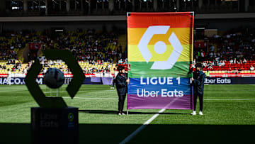 Certains ont refusé de porter les couleurs arc-en-ciel