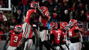 Georgia linebacker Smael Mondon Jr. (2) and Georgia defensive back Malaki Starks (24).