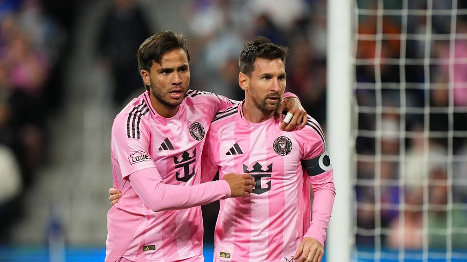 Telasco Segovia (left) and Lionel Messi.