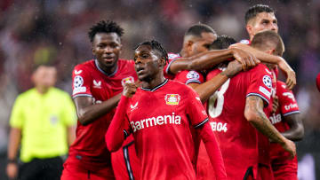 Die Werkself feiert den Sieg gegen Atletico