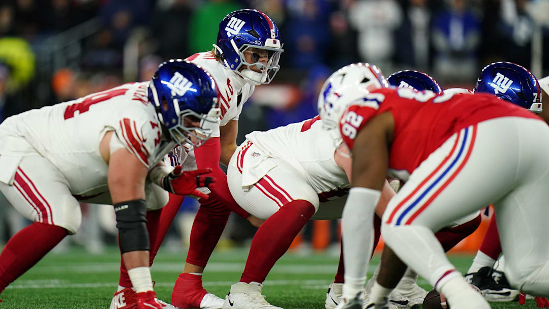 Dec 1, 2025; Foxborough, Massachusetts, USA; New York Giants quarterback Jaxson Dart (6) waits for the snap at the line of scrimmage in the third quarter against the New England Patriots at Gillette Stadium. Mandatory Credit: David Butler II-Imagn Images Dec 1, 2025; Foxborough, Massachusetts, USA; New York Giants quarterback Jaxson Dart (6) waits for the snap at the line of scrimmage in the third quarter against the New England Patriots at Gillette Stadium. Mandatory Credit: David Butler II-Imagn Images