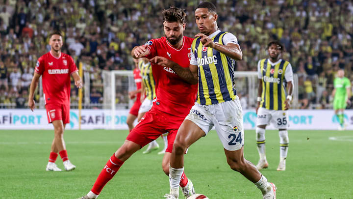 Jayden Oosterwolde ile Robin Propper arasındaki ikili mücadele