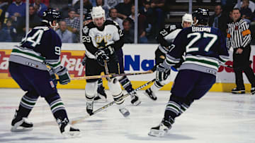 Hartford Whalers vs Dallas Stars