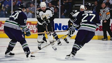 Hartford Whalers vs Dallas Stars