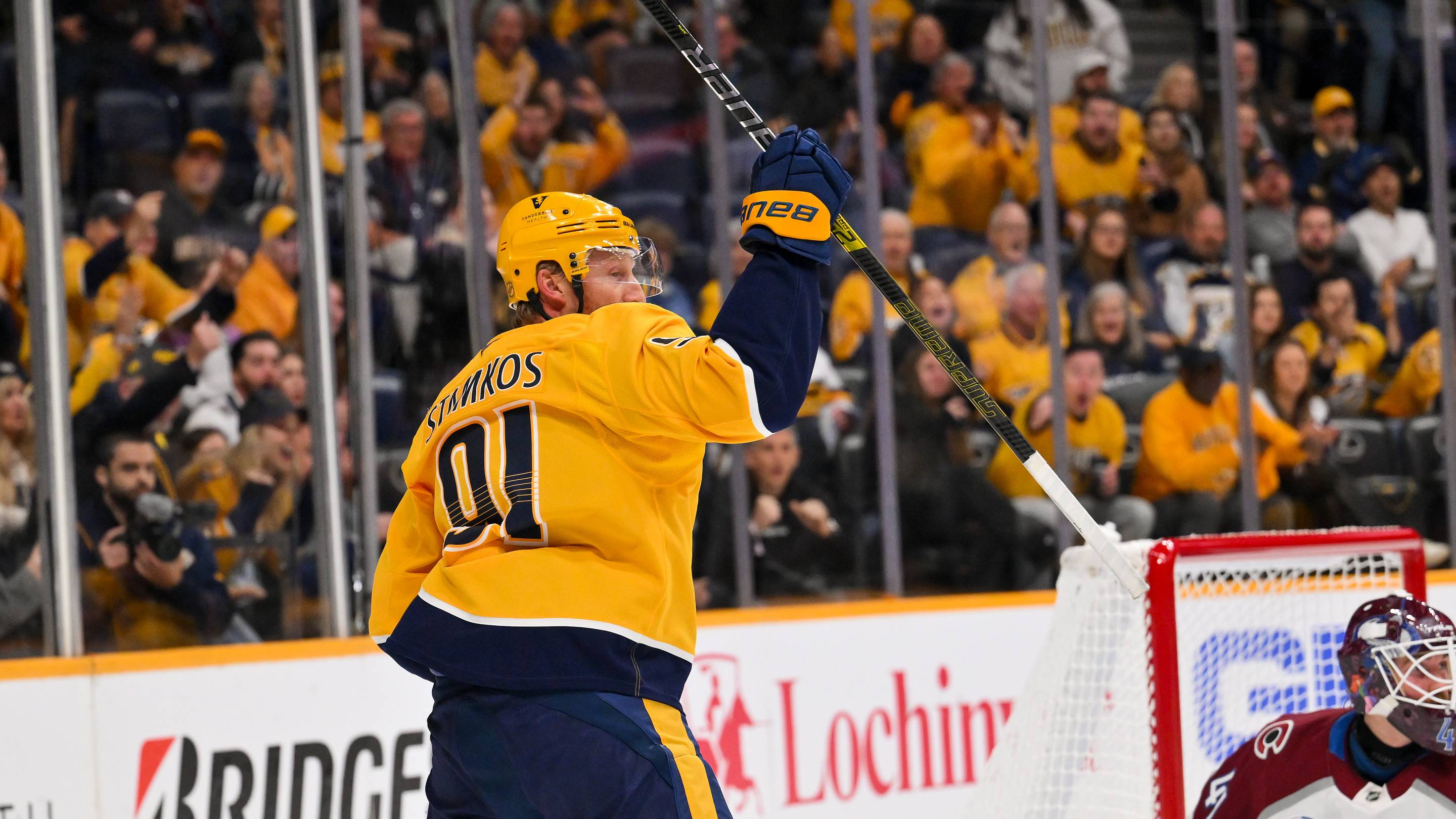 Stamkos' Controversial Goal Survives Review as Predators Dominate Avalanche 6-2