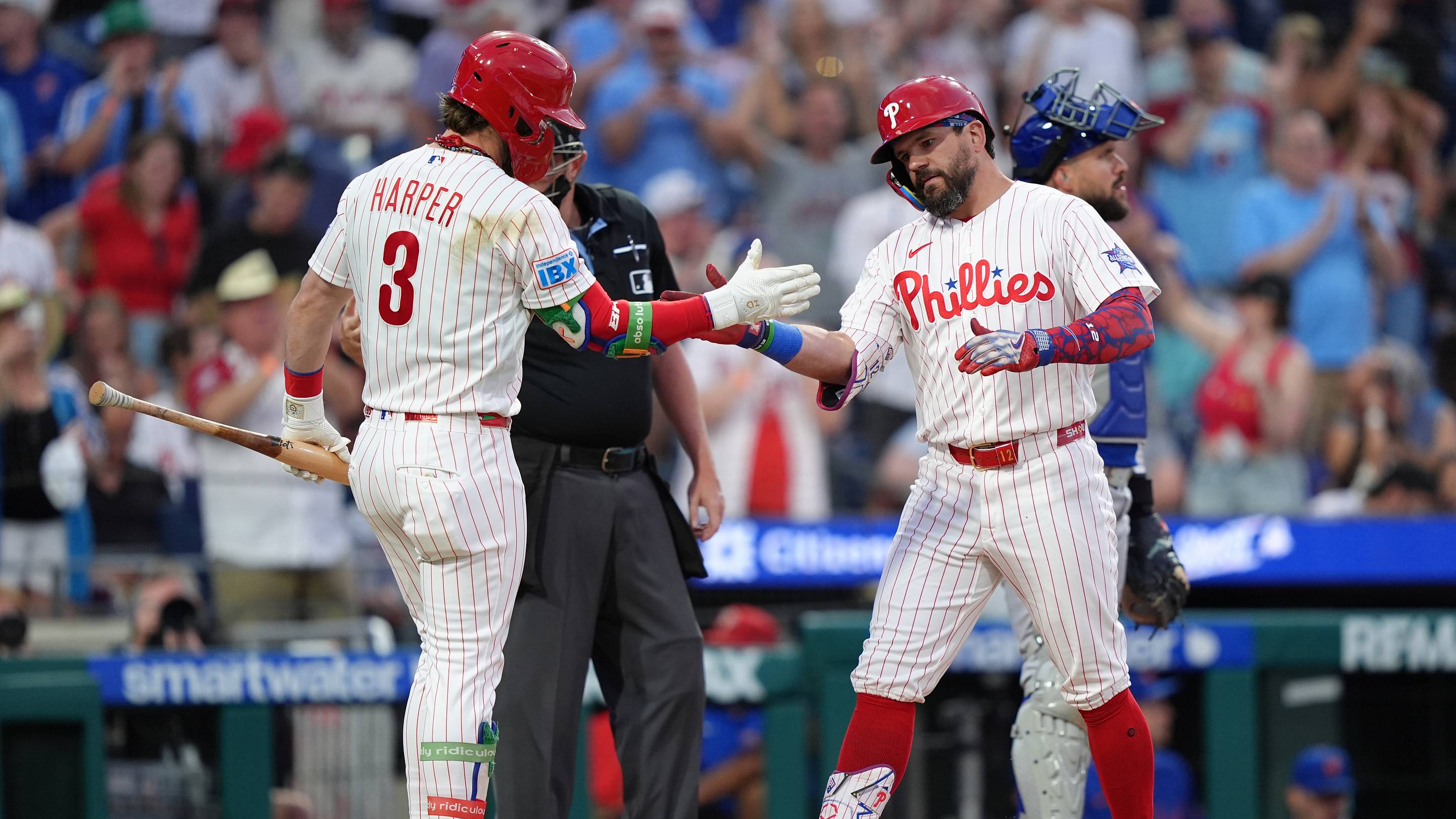 Kyle Schwarber Impressed With Phillies Teammate’s Approach at the Plate