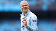 Erling Haaland est titulaire avec Manchester City.