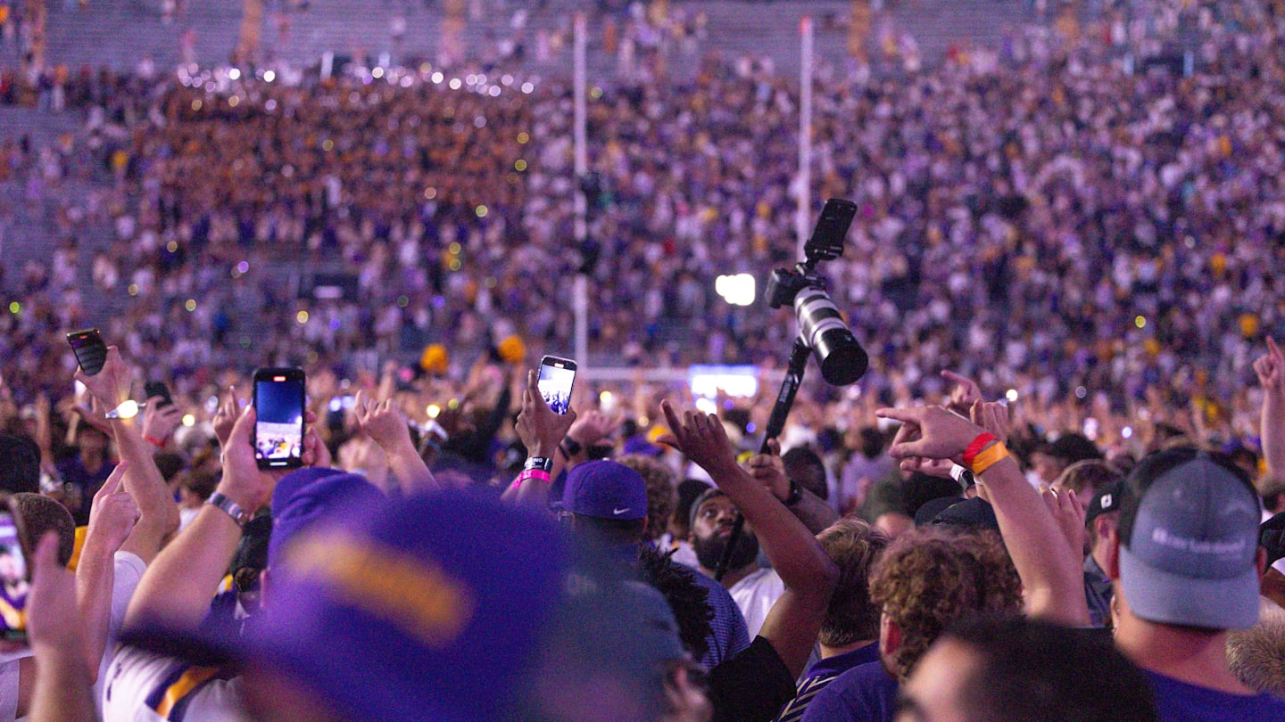 SEC pounds LSU with 250,000 fine after fans storm field