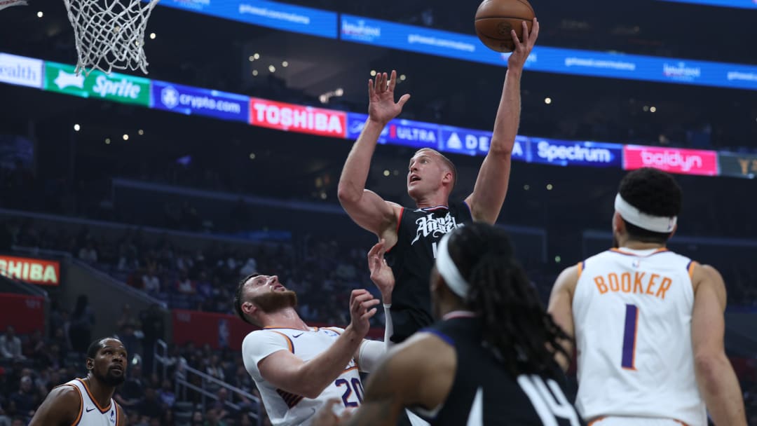 Phoenix Suns v Los Angeles Clippers