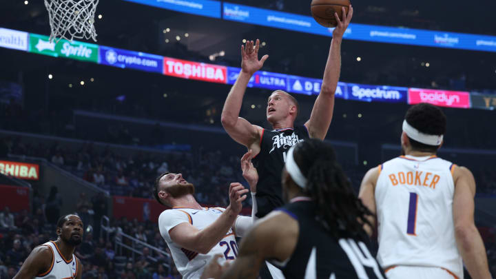 Phoenix Suns v Los Angeles Clippers