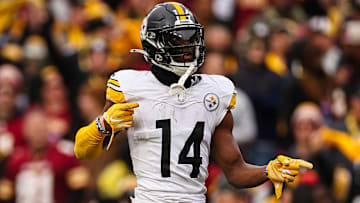 Pittsburgh Steelers v Washington Commanders