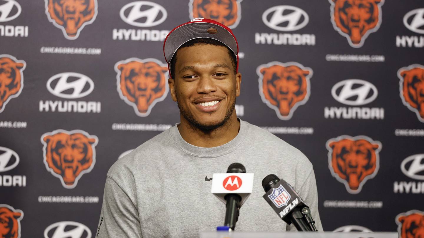 What DJ Moore's OTA Attendance Tells Bears Coaching Staff - Vimarsana News