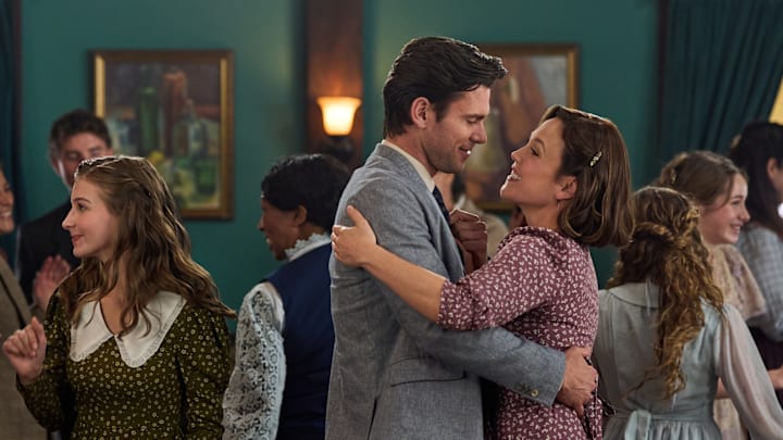 When Calls the Heart. Photo: Jaeda Lily Miller, Kevin McGarry, Erin Krakow