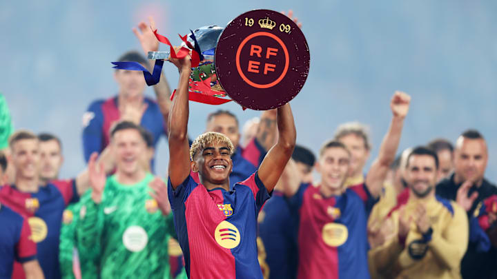 Lamine Yamal vai renovar seu contrato com o Barcelona Lamine Yamal vai renovar seu contrato com o Barcelona