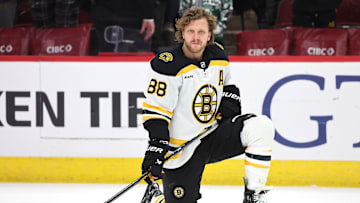 Boston Bruins v Chicago Blackhawks