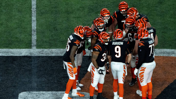 Cincinnati Bengals quarterback Joe Burrow (9) huddles with the offense