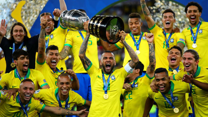 Dani Alves disputó la Copa América de 2019, la última que ganó hasta el momento la selección de Brasil 