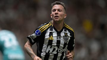 Atacante cumpre suspensão neste sábado