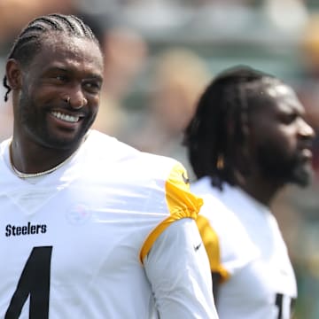 Rodgers and Metcalf are also suitemates at training camp.