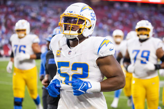 Los Angeles Chargers EDGE Khalil Mack against the Arizona Cardinals at State Farm Stadium.