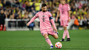 Lionel Messi é o grande nome do futebol mundial em cobranças de falta