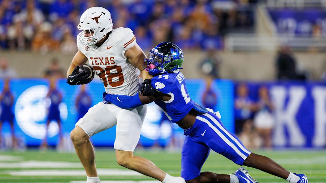 Texas Longhorns tight end Jack Endries during the second quarter against the Kentucky Wildcats