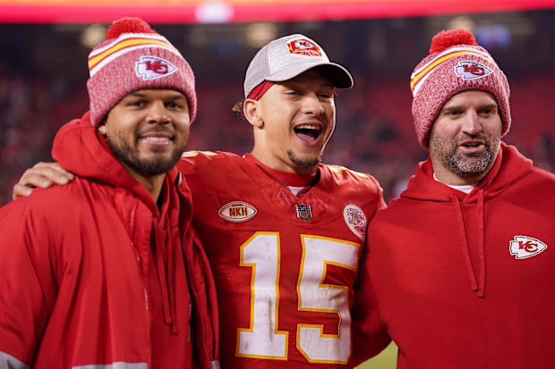 Chris Oladokun and Patric Mahomes.