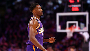 Oct 22, 2025; Phoenix, Arizona, USA; Phoenix Suns forward Nigel Hayes-Davis (21) against the Sacramento Kings at the Mortgage Matchup Center. Mandatory Credit: Mark J. Rebilas-Imagn Images
