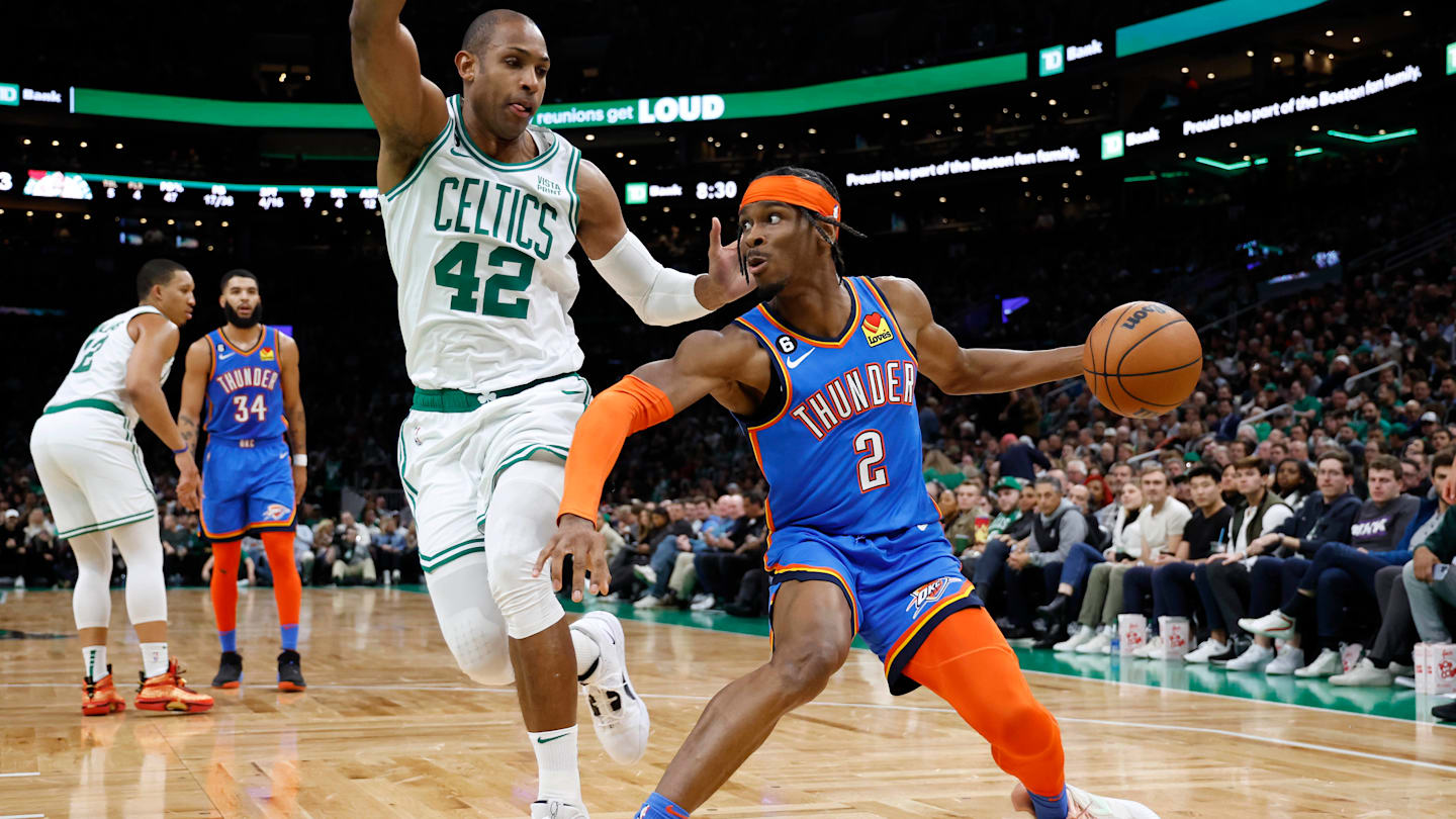 NBA 揭幕戰之夜俄克拉荷馬雷霆隊表現出色