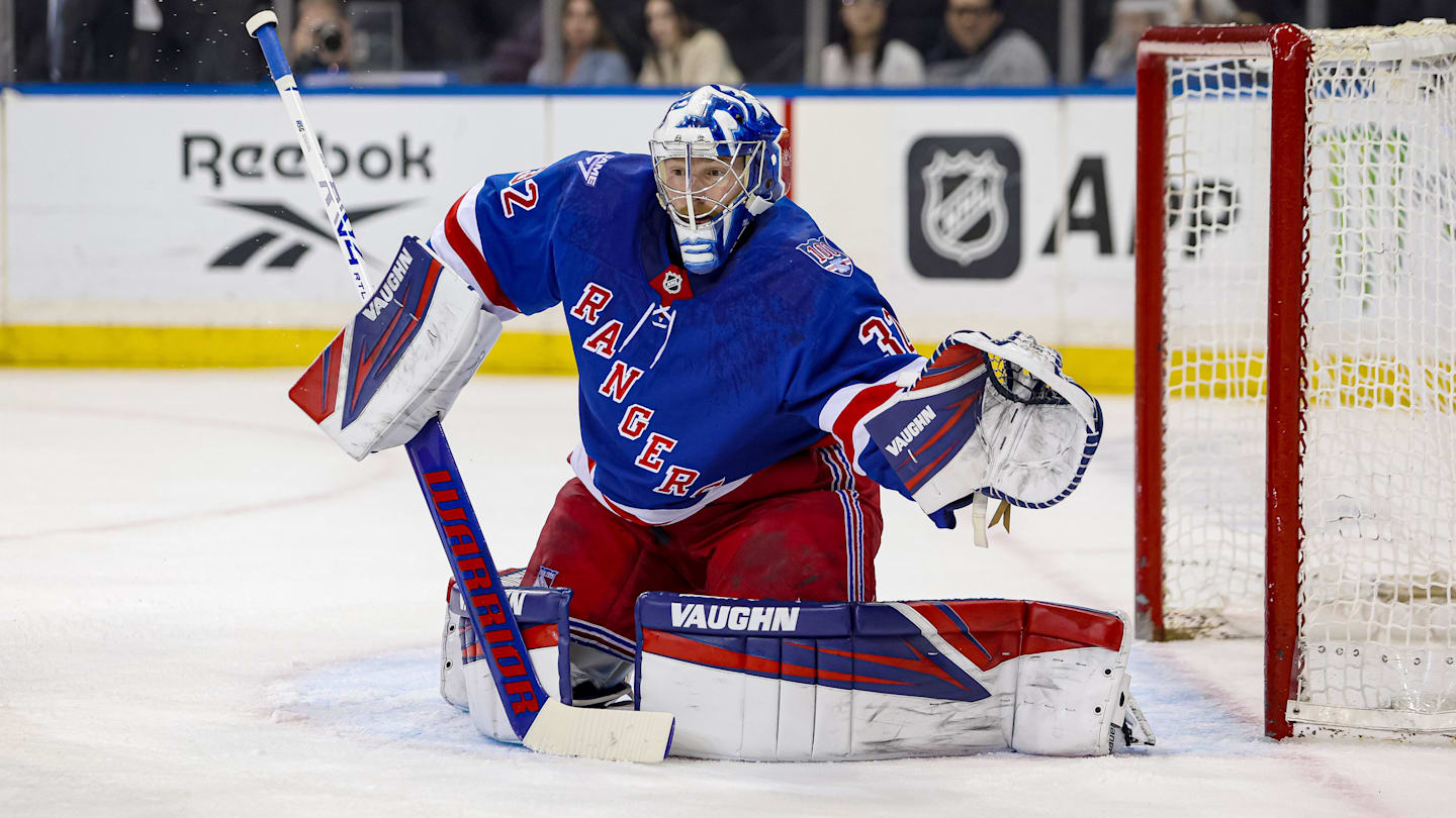 NY Rangers' Goalie Turns Back the Clock in Vintage Performance