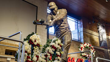 Hank Aaron statue