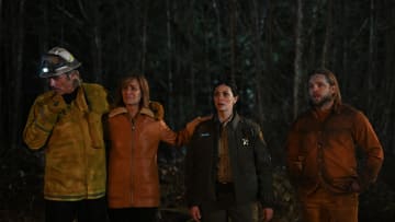 “Alert the Sheriff” – After a fire camp inmate escapes from Three Rock, the deputy sheriff with a surprising connection to the Leones, Mickey (Morena Baccarin), is called to investigate, on FIRE COUNTRY, Friday, April 12 (9:00-10:00 PM, ET/PT) on the CBS Television Network, and streaming on Paramount+ (live and on demand for Paramount+ with SHOWTIME subscribers, or on demand for Paramount+ Essential subscribers the day after the episode airs)*. Directed by series star, creator and executive