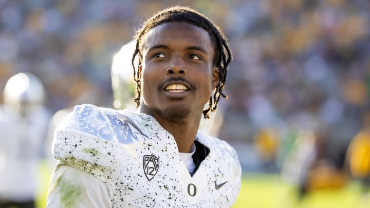 Nov 18, 2023; Tempe, Arizona, USA; Oregon Ducks defensive back Khyree Jackson (5) against the Arizona State Sun Devils at Mountain America Stadium.