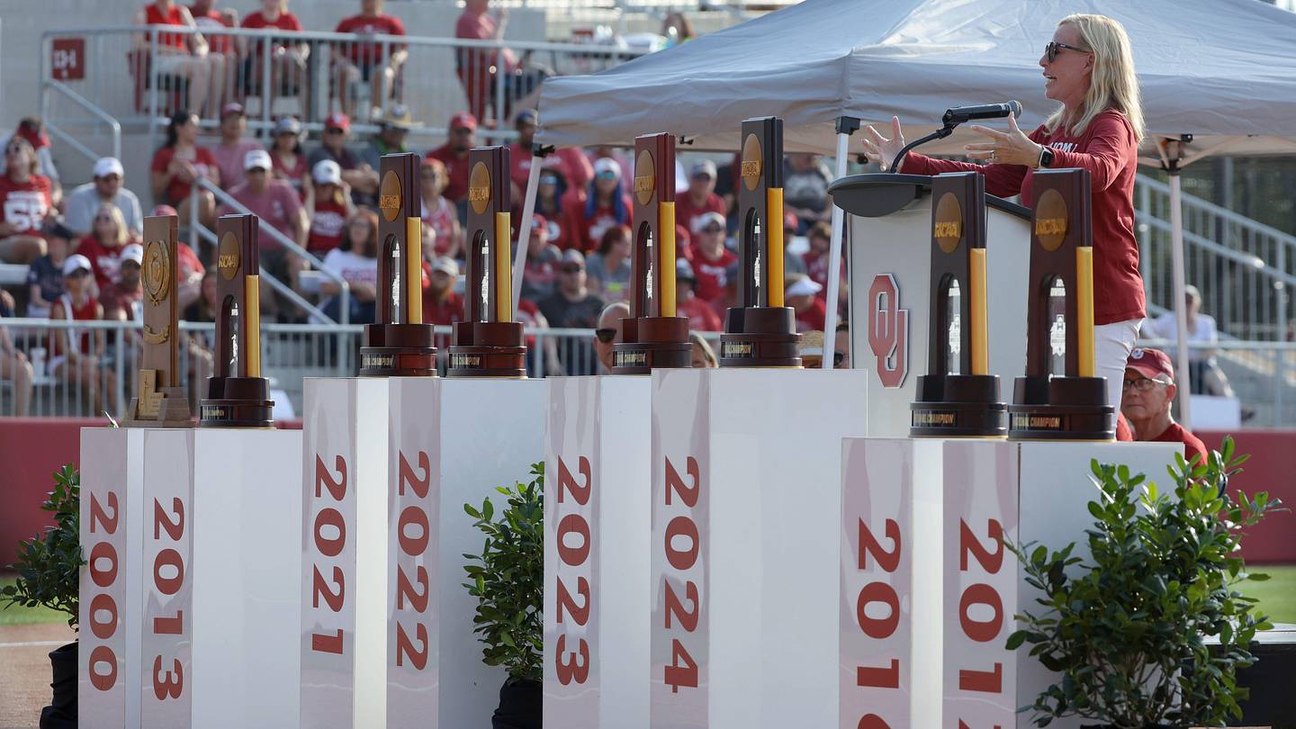 OU Softball: Oklahoma Celebrates National Title, Complete With Goats, at Love's Field - Vimarsana News