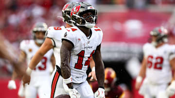 Chris Godwin reportedly took less money to re-sign with the Tampa Bay Buccaneers in free agency.