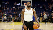 James se prepara para su campaña 22 en la NBA