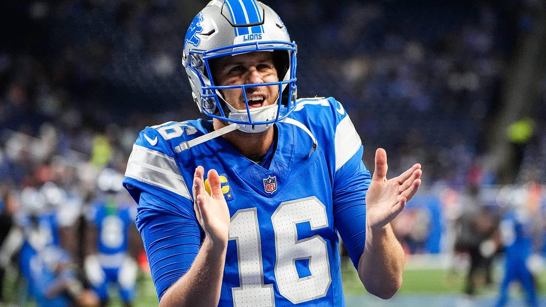 Detroit Lions quarterback Jared Goff claps during warmups ahead of the Cleveland Browns game at Ford Field in Detroit on Sunday, Sept. 28, 2025.