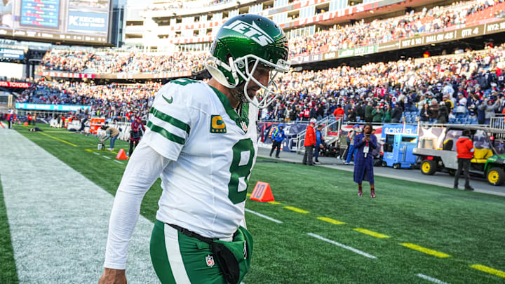 Oct 27, 2024; Foxborough, Massachusetts, USA; New York Jets quarterback Aaron Rodgers (8) exits the field after being defeated by the New England Patriots in the second half at Gillette Stadium. Mandatory Credit: David Butler II-Imagn Images Oct 27, 2024; Foxborough, Massachusetts, USA; New York Jets quarterback Aaron Rodgers (8) exits the field after being defeated by the New England Patriots in the second half at Gillette Stadium. Mandatory Credit: David Butler II-Imagn Images