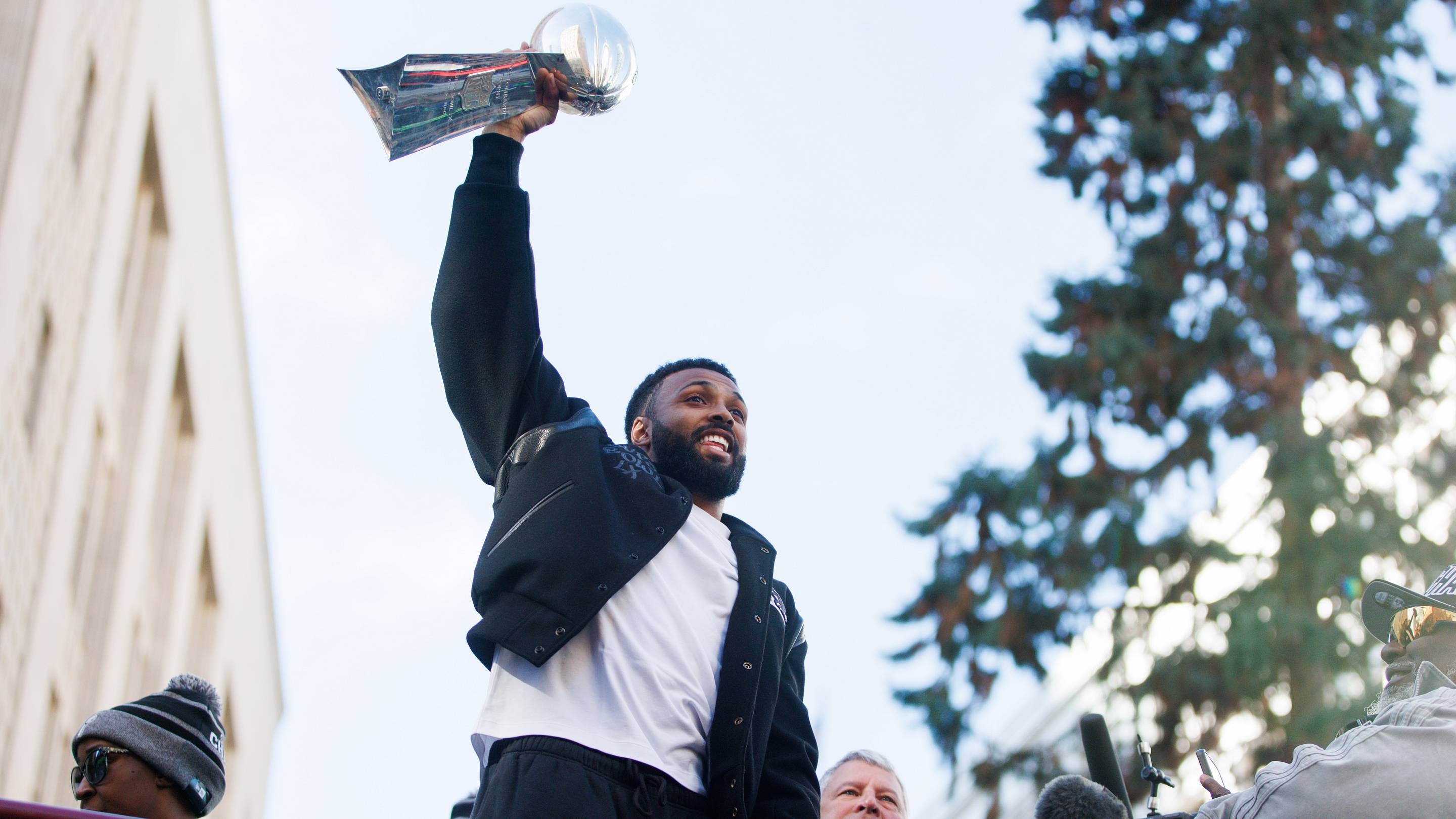Seahawks Make Injury Headway, Zach Charbonnet, Julian Love, More