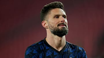 Olivier Giroud et le LOSC défient Aston Villa en Europa League