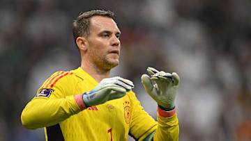 Manuel Neuer alami patah tulang kaki saat berlibur dan harus absen bela Bayern Munchen hingga akhir musim