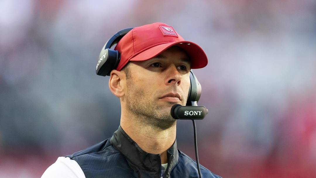 Dec 21, 2025; Glendale, Arizona, USA;  Arizona Cardinals head coach Jonathan Gannon against the Atlanta Falcons at State Farm Stadium. Mandatory Credit: Mark J. Rebilas-Imagn Images